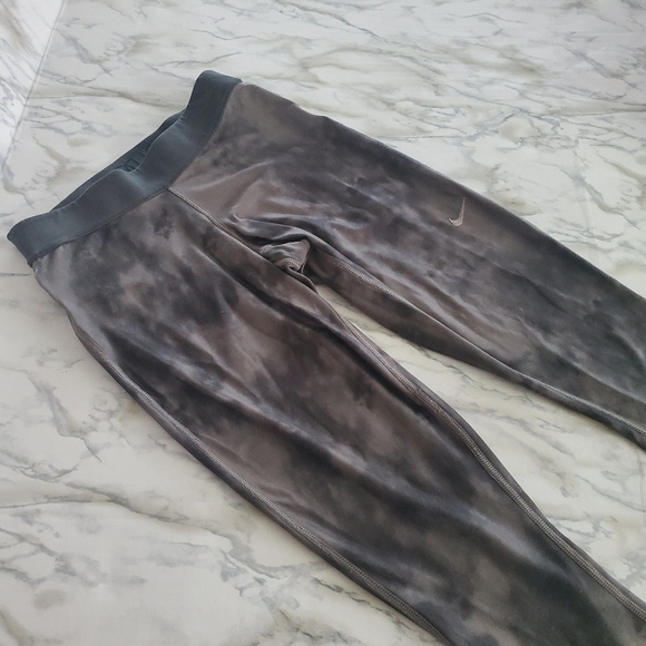 Nike  Grey Tie-Dye Leggings S - Picture 3 of 12